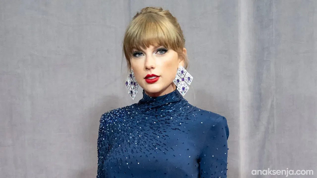 Arti dan Makna Sebenarnya di Balik Terjemahan Lagu Red dari Taylor Swift