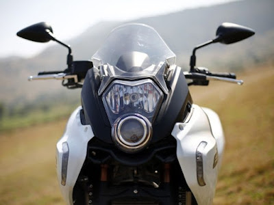 Benelli TNT 600 GT front headlight