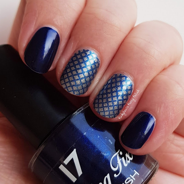 Blue-and-silver-fishnet-nails.jpg