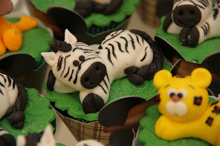 doce cupcake decorado safari zebra