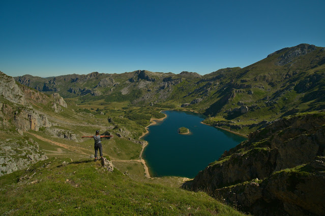 lago del valle somiedo