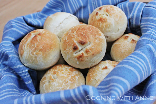 Aunt Dorothy's Refrigerator Yeast Rolls