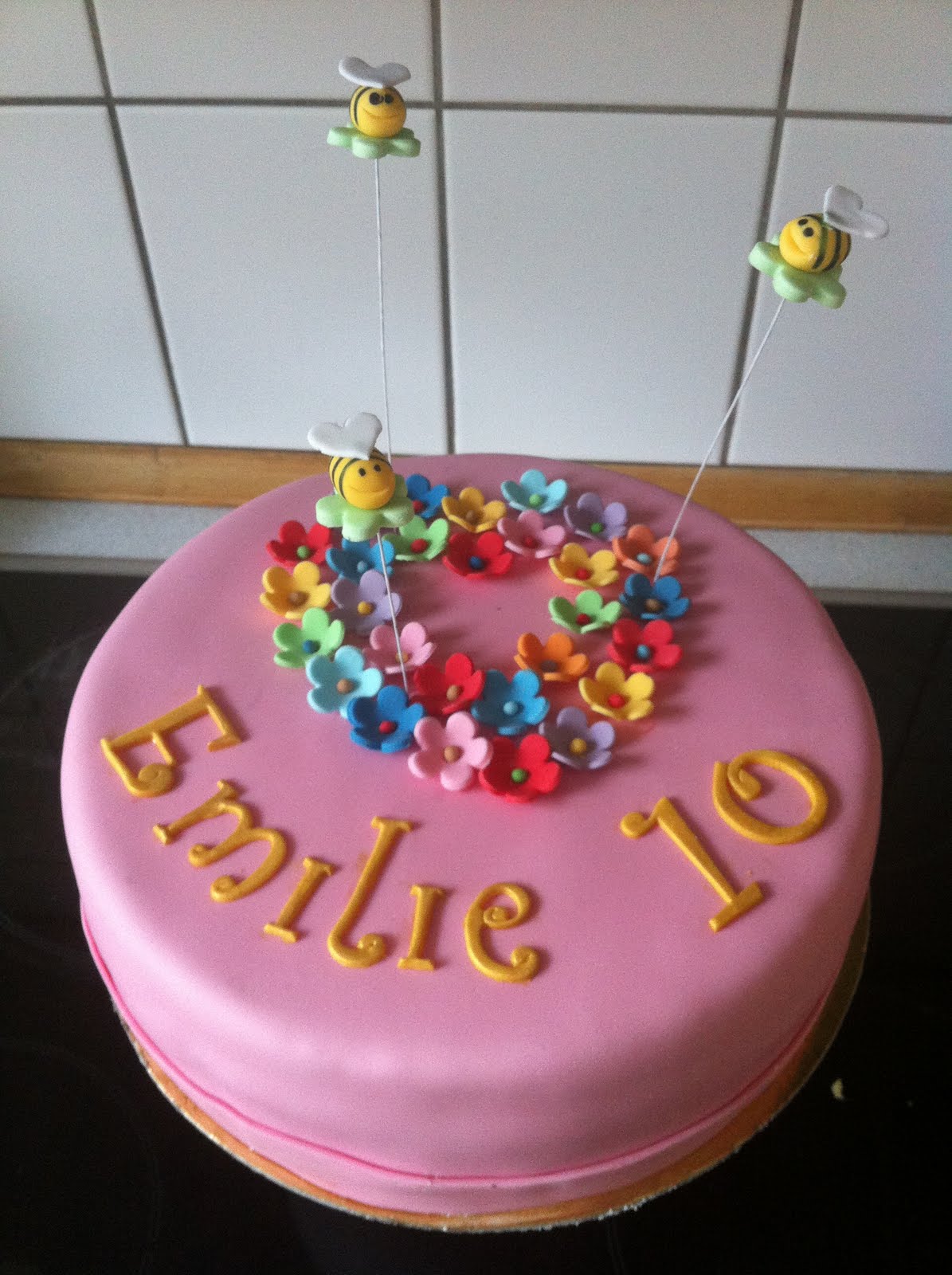HOLLYS CAKES: Emilie - a proud 10 year old!