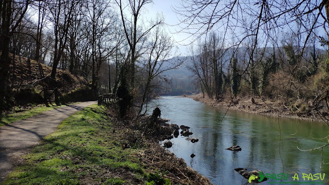 Río Nalón por el paseo fluvial