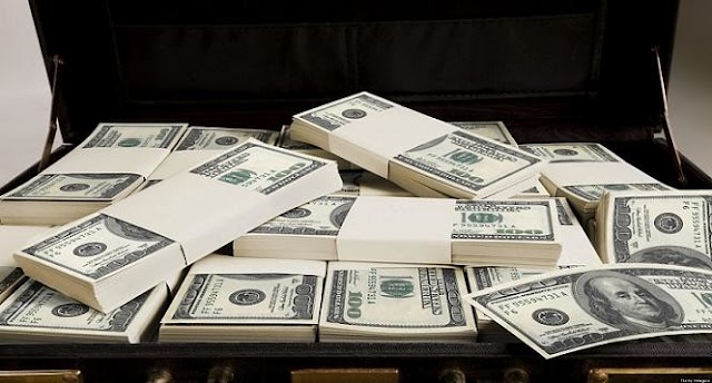 محافظ المركزي ربط سعره بـ(آلية تحديده) دولار الدواء.. بين (فك) الاحتكار و(رفع) الدعم