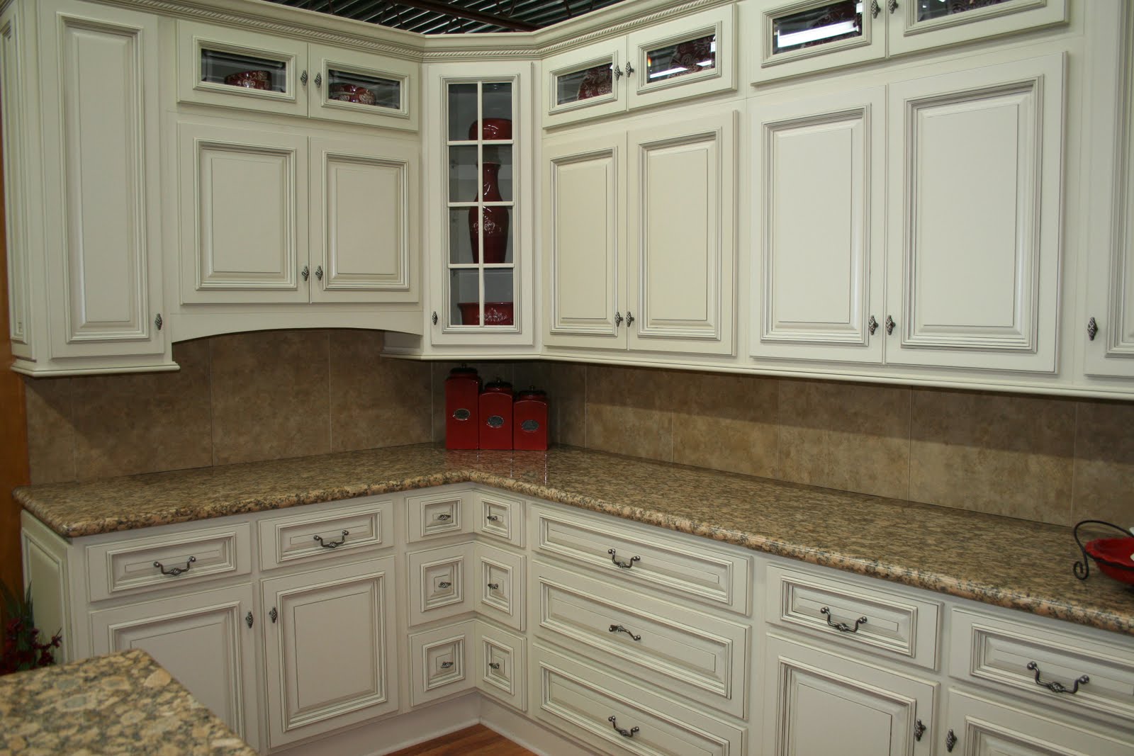 Kitchen Floors With White Cabinets