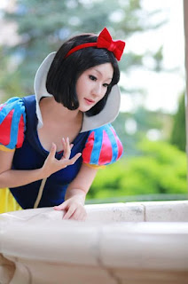 Disney Snow White Cosplay by Koyuki 6