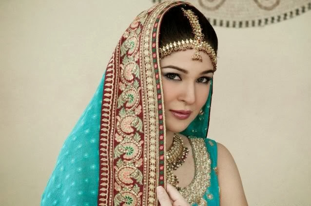 Ayesha Omar HD Wallpaper Free Download