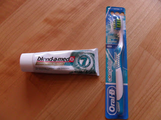 Oral-B Zahnbürste Complete Fresh und blend-a-med Zahncreme Complete Schutz Mundspülung im Test