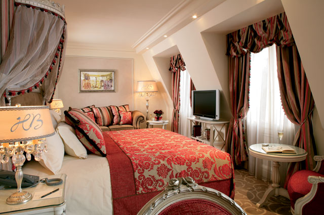 Hotels in paris rooom