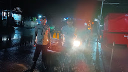 Cuaca Hujan Tidak Menciutkan Polsek Sindang Untuk Melakukan Kegiatan Patroli Wilayah