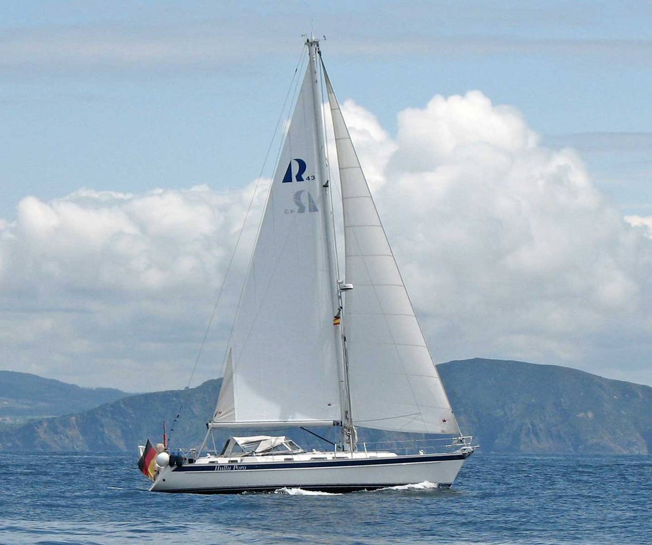 hr 43 sailboat