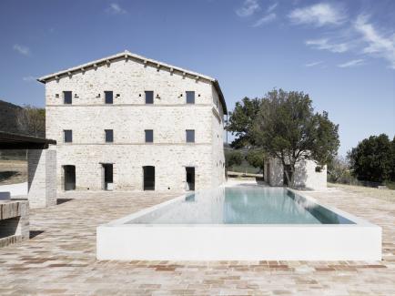 build | countryside villa restoration in italy