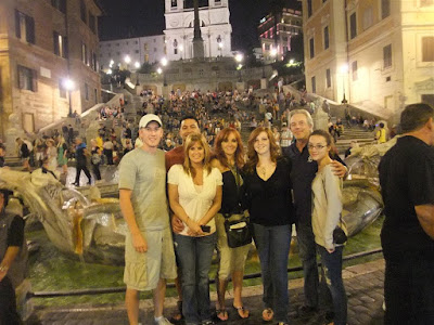 group at the base of the spanish steps, rome italy, walk, fountain