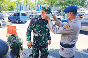Operasi Simpatik Prokes Covid-19 : TNI dan Polri Saling Ingatkan Penggunaan Masker Medis