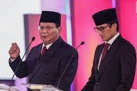 Teks Debat - Pеnghарuѕаn PR dalam Dunia Pendidikan