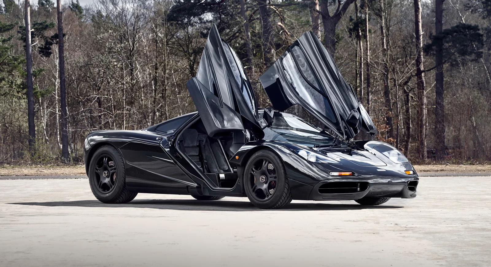 Siêu xe McLaren F1 hút khí tự nhiên nhanh nhất thế giới đang được rao bán 