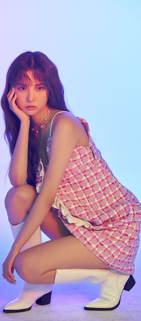 Aug 12th '96 Choi Yu-Jin (최유진) is a South Korean singer and actress under Cube Entertainment. She is currently the leader of the project girl group Kep1er. She secured her spot in the group after participating in the 2021 MNET reality survival show Girls planet 999.  Yujin initially made her official debut on March 19, 2015 as a member of the girl group CLC. They went on to promote for six years until CUBE Entertainment confirmed the group's disbandment on June 6, 2022.  On January 3, 2022, Yujin debuted with Kep1er with their first mini-album "First Impact" and title track "WA DA DA."