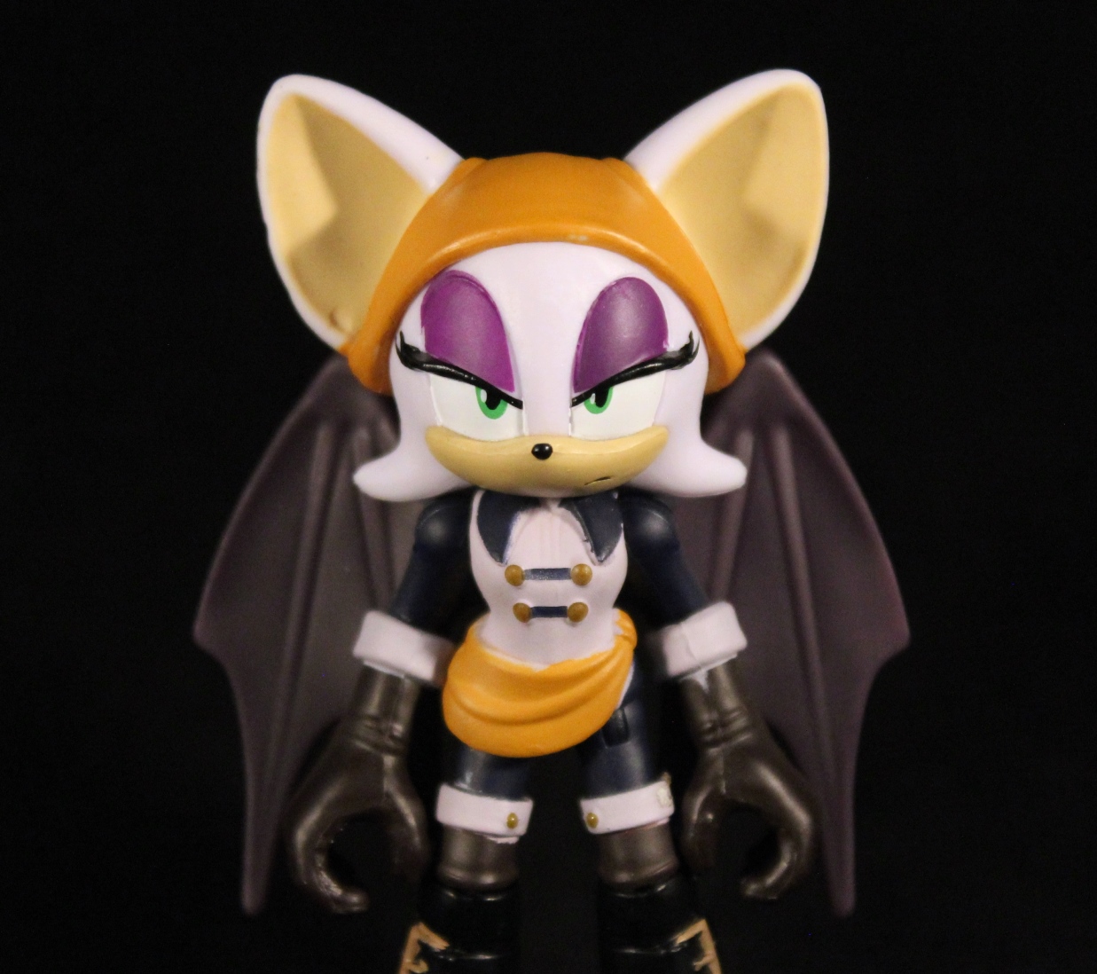 Rouge the Bat, Japanese Anime Wiki