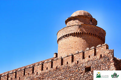 Vistas del Castillo Palacio de La Calahorra en el Marquesado del Zenete - Visita Camping La Lomilla con Senedtur