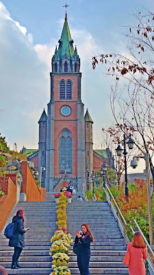 Myeongdong Cathedral | www.meheartseoul.blogspot.sg