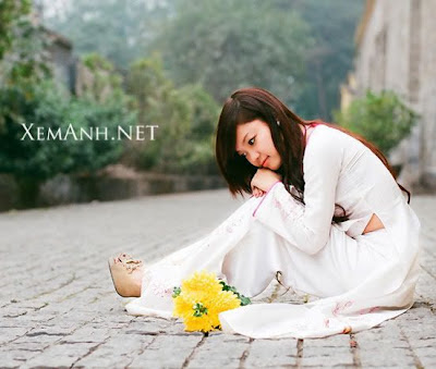 Vietnam-beautiful-girl-in-ao-dai