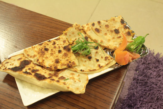 Achaari Mooli Ky Parathay