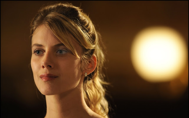 Mélanie Laurent Hot and HD desktop cute smile wallpaper