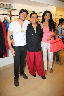 Famous Stars at Shahid Amir's New Collection at Fizaa Store Gallery