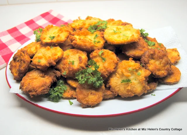 Old Fashioned Country Fried Squash at Miz Helen's Country Cottage