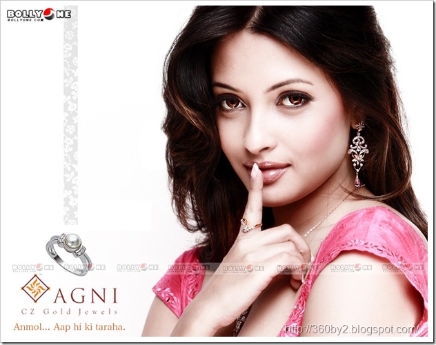 Riya Sen - the seductress HQ Agni Jewels Pictures