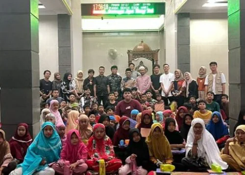 Aksi Literasi dan Bakti Sosial IKAMANDUPA di Taratak Sungai Lundang