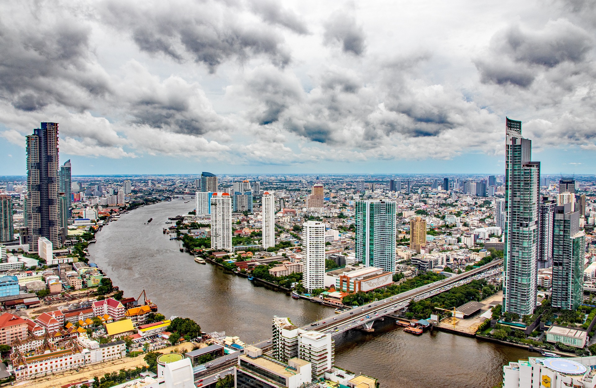 off peak season travel tips in Bangkok Thailand by GlobalGuide.info