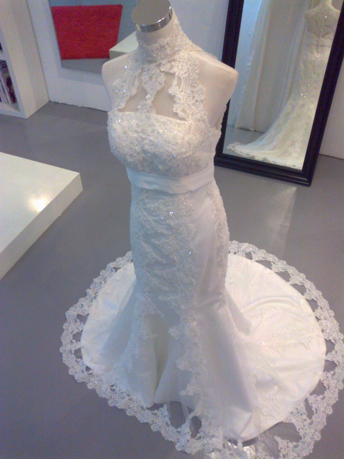 lace wedding dress with keyhole back Cheongsam Collar / Low V Back / Mermaid