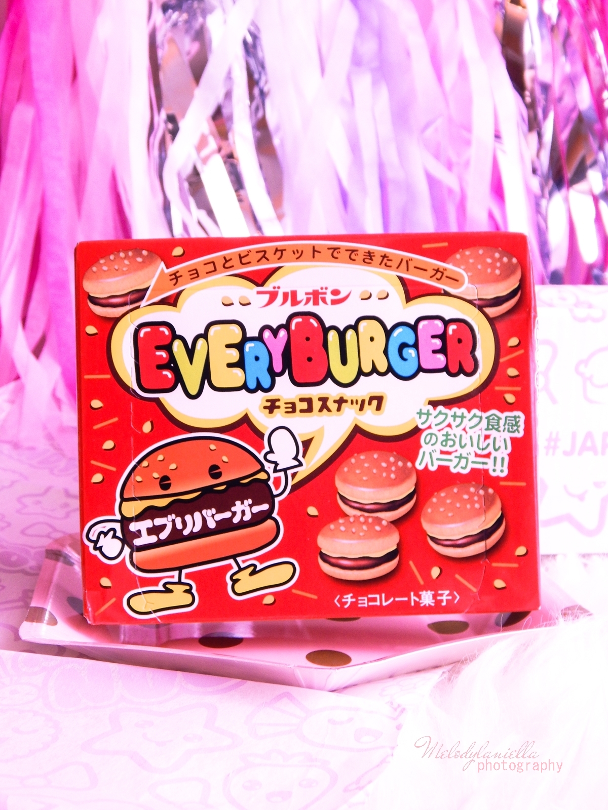 7 melodylaniella photography partybox japan candy box pudełko pełne słodkości z japonii azjatyckie słodycze ciekawe jedzenie z japonii cukierki z azji boxy z jedzeniem bourbon every burger chocolate cook