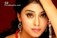 Shriya Saran spicy picture with Diamond & Gold Jewellery