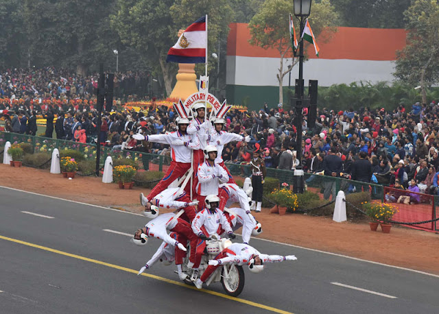 Rajpath comes alive with the dare devil stunts of motorbike riders  