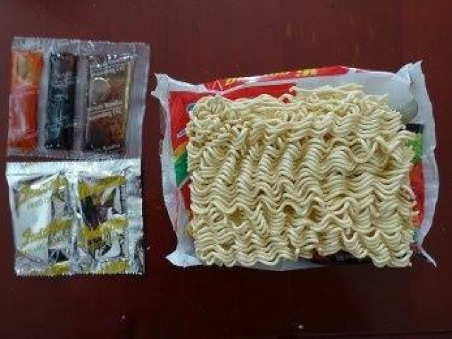 Mengapa Kemasan Mi Instan Indomie Memisahkan Bumbu-bumbunya?