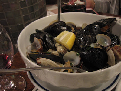 Venice, Osteria Al Diavolo E L'acquasanta, clams mussels