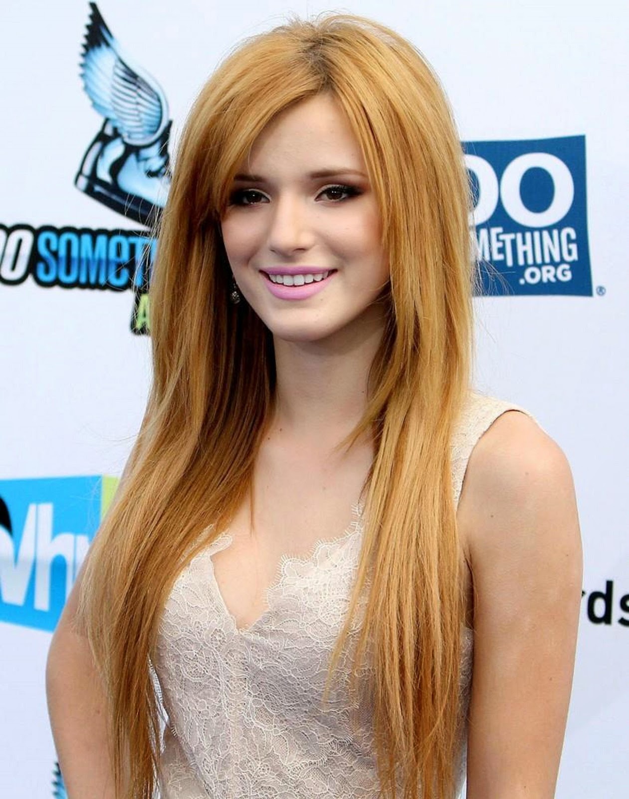 Bella Thorne HD Images and Wallpapers - Hollywood Actress