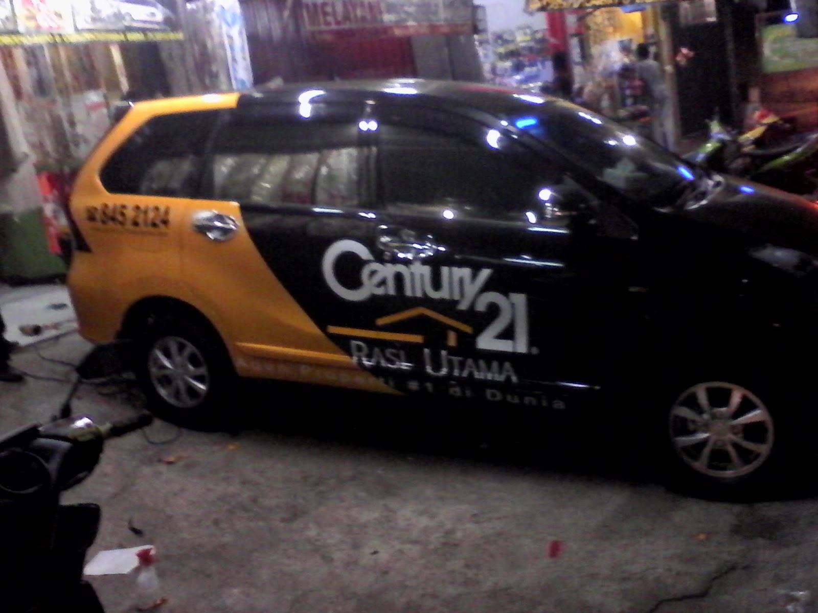 Cutting Sticker Rizqi Variasi Cutting Sticker Mobil Buat Iklan