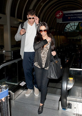 Hot Kim Kardashian Sexiest Candids At LAX Airport Pictures