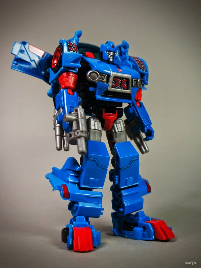 RED6: Hasbro Transformers IDW Generations Deluxe Series - Skids