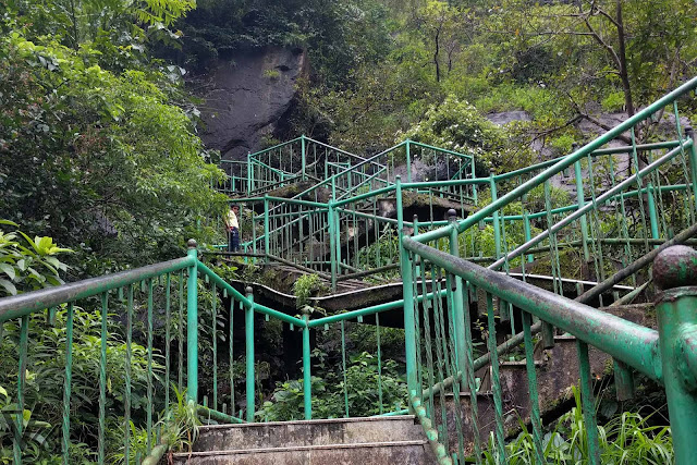 Steps laid-down to the base of the jogfalls