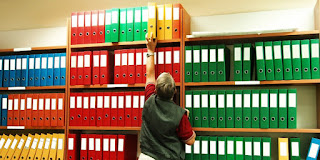 Việc sắp xếp tài liệu gọn gàng giúp cho việc tìm kiếm trở nên dễ dàng hơn