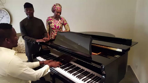 VIDEO: WATCH VP Osinbajo Sing Praises To God On His 6oth