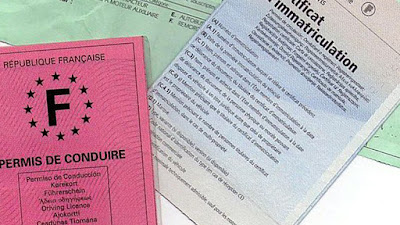 Permis de conduire français et certificat d'immatriculation