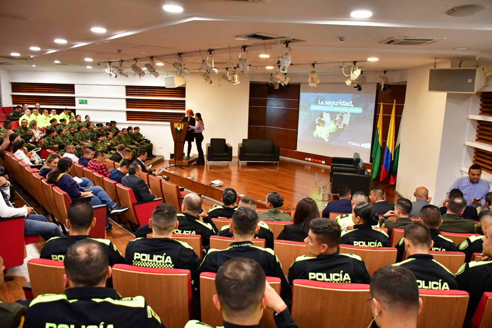 https://www.notasrosas.com/Caldas se consolida como el departamento más seguro de Colombia