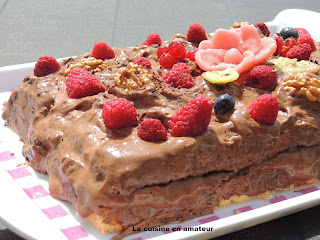 http://recettes.de/genoise-a-la-mousse-chocolat-et-framboises