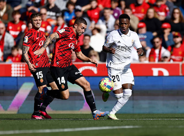 Real Madrid star Vinicius Jr. been closed down by Mallorca players